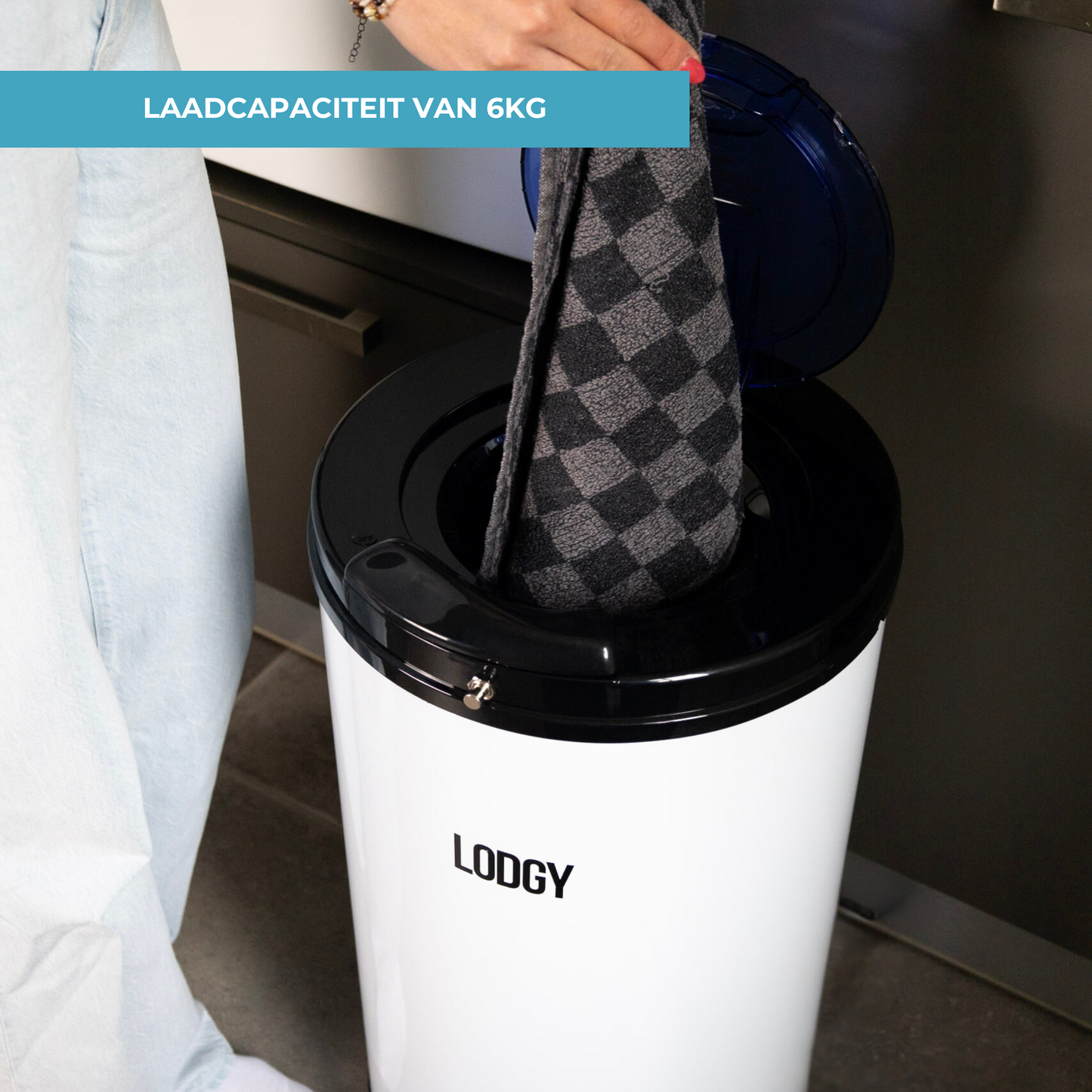 Lodgy witte wascentrifuge 6 kg in de wasruimte